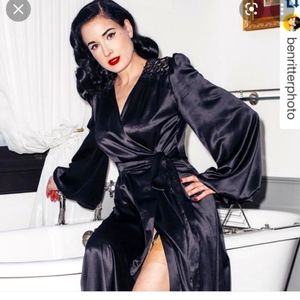 Dita von Teese Robe